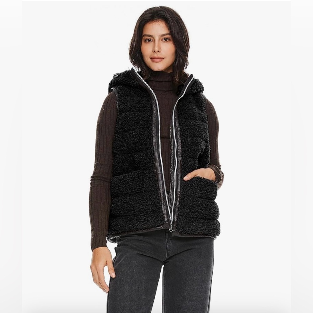 Women's Orolay Black Faux Fur Vest with Hood - worn once XL